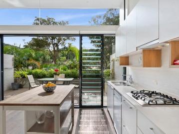 Lap of luxury in the centre of Avalon