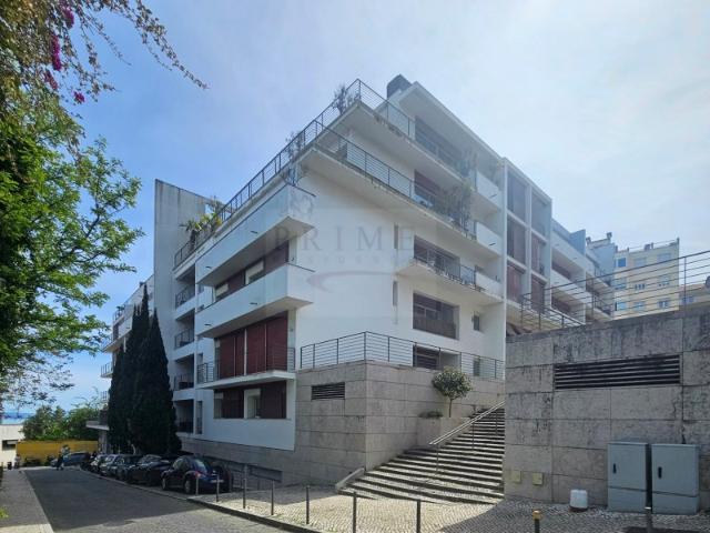 LAPA APARTAMENTO T2 EM EMPREENDIMENTO LUXO SEG. 24H E GARAGEM