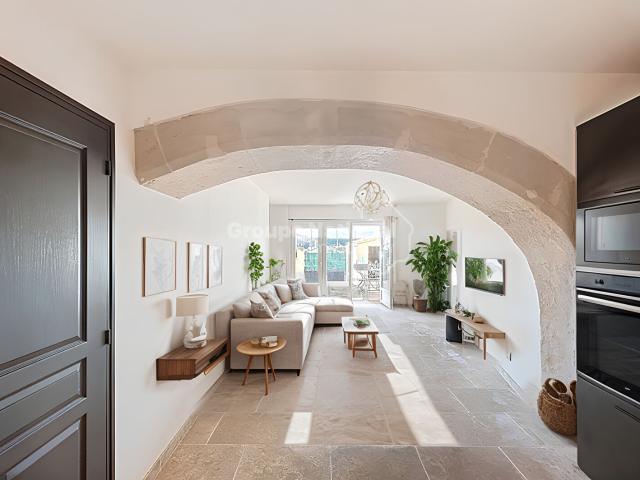 Lapalud, Charmante maison de ville rénovée avec 3 Chambres, 107 m2, 70m2 de jardin