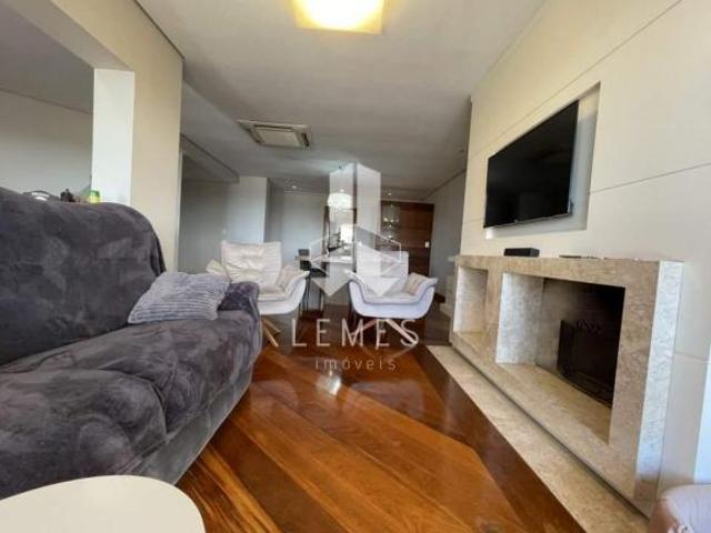 LAPARTAMENTO ALTO PADRÃO, COM ÓTIMA LOCALIZAÇÃO, COMPOSTO POR: TRÊS DORMITÓR