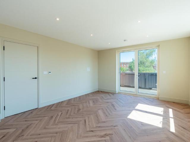 Lapidge Drive, Springfield Village. 2 bed flat to rent £2,800 pcm £646 pw