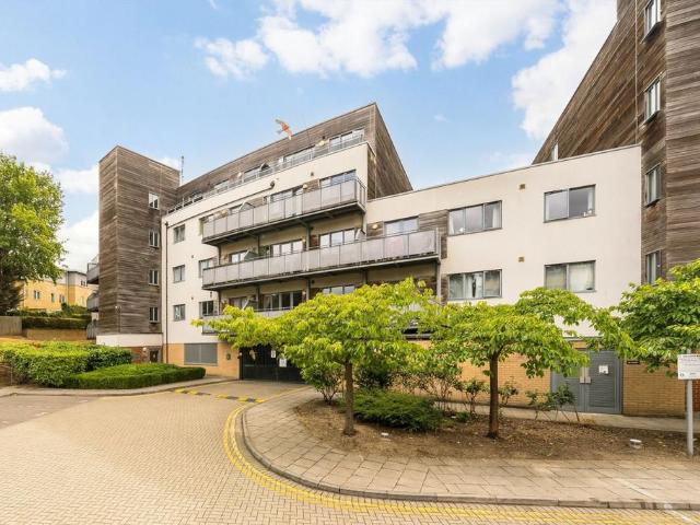 Lapis Close, London NW10 1 bed flat to rent £1,800 pcm £415 pw
