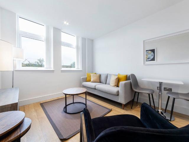 Laporte Way, Luton LU4, 1 bed flat to rent, £1,150 pcm | PrimeLocation