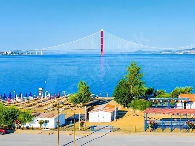 LAPSEKİ DALYAN MAHALLESİ'NDE BOĞAZ MANZARALI SATILIK 2+1 DAİRE