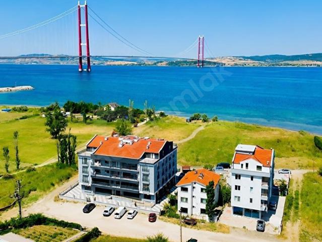 LAPSEKİ SAHİLDE SATILIK KAPALI MUTFAKLI 2+1 DAİRE