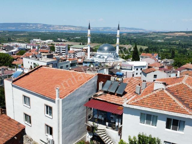 Lapseki Umurbeyde Komple Satılık Bina Ve Arsası