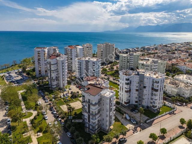 Lara Çağlayan'da Site İçi Deniz Manzaralı İçi Yapılı Geniş Daire