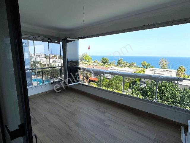 Lara Fener'de | Full Deniz Manzaralı | 260 M² 4+1 Havuzlu Site