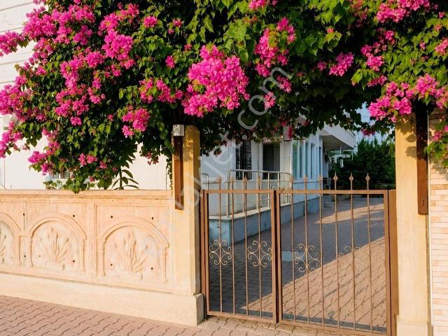 Lara Güzeloba'da Ferah Ve Aydınlık Kiralık 2+1 Daire