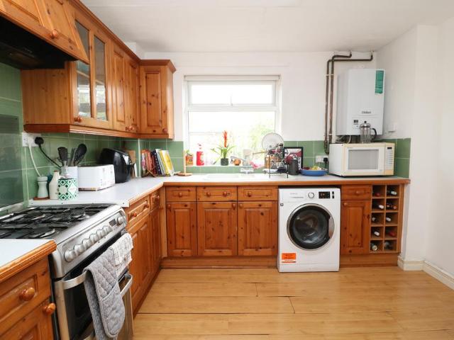 Larch Close, London SW12 3 bed terraced house to rent £3,250 pcm £750 pw
