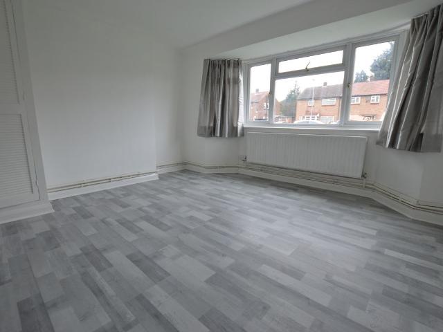 Larch Crescent, Hayes, Middlesex UB4, 2 bed flat to rent, £1,850 pcm | PrimeLocation