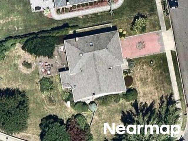 Larch Dr
