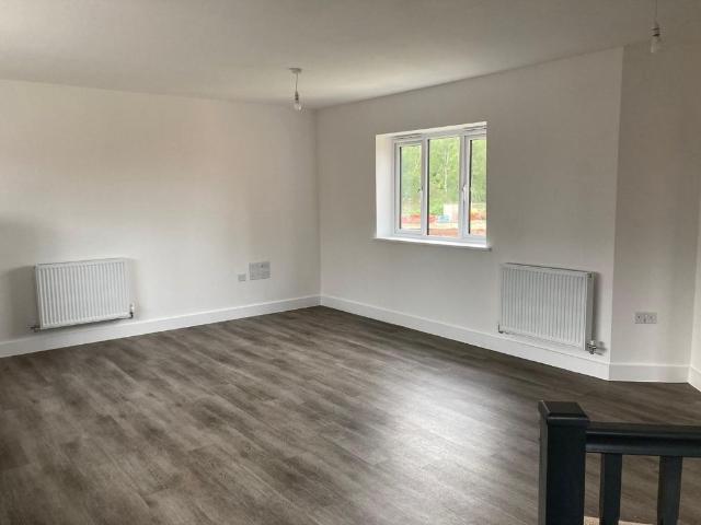 Larch Road, Meon Vale