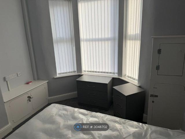 Larch Road, Birkenhead CH42, 4 bed shared accommodation to rent, £895 pcm | PrimeLocation