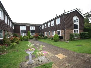 Larchmoor, Farnham Common SL2, 2 bed flat to rent, £1,400 pcm | PrimeLocation