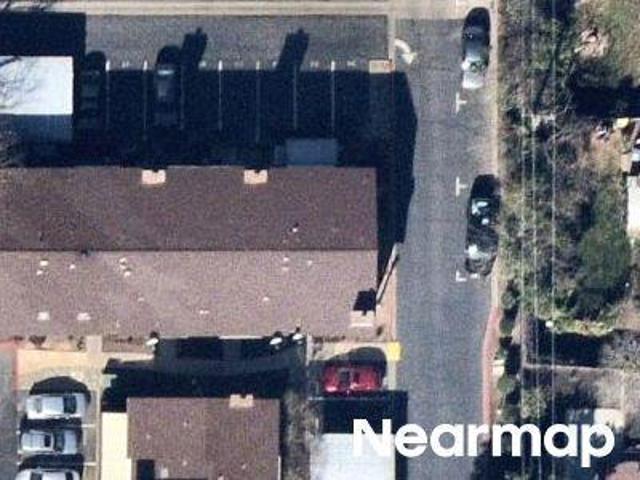 Larchmont Square Ln