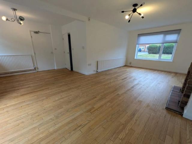 Larchdene Avenue, Wollaton, NG8 2PF