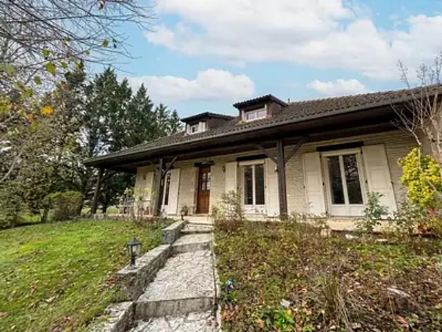 Larche 19600 Achat / Vente maison 4 pièces t4 au dernier étage cave