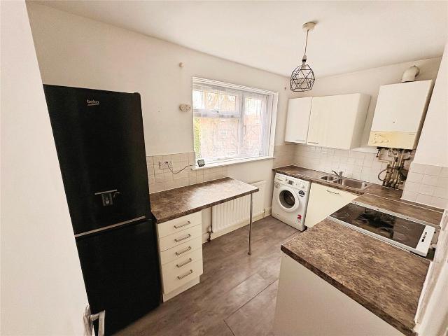 Larches Lane, Wolverhampton, West Midlands WV3, 2 bed flat to rent, £795 pcm | PrimeLocation