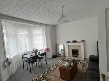 Larchfield Avenue, Glasgow G14 2 bed flat to rent £1,095 pcm £253 pw