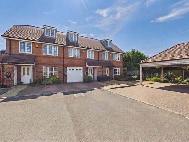 Larchfield Road, Maidenhead, Berkshire SL6, 4 bed semi detached house to rent, £2,700 pcm | PrimeLocation