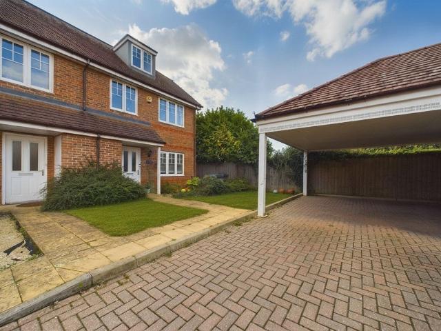 Larchfield Road, Maidenhead, Berkshire SL6, 4 bed semi detached house to rent, £2,750 pcm | PrimeLocation
