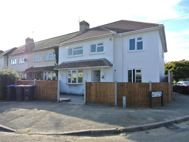 Larchwood Drive, Englefield Green TW20, 8 bed semi detached house to rent, £750 pcm | PrimeLocation