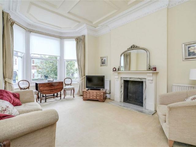 Larden Road, London W3, 1 bed flat to rent, £1,600 pcm | PrimeLocation