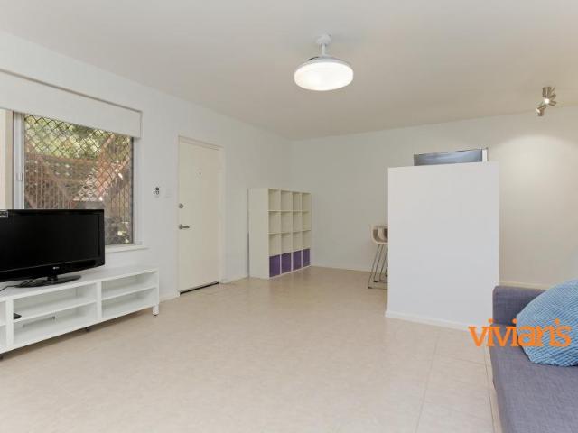 Large 48sqm, Ground Floor, Corner Position