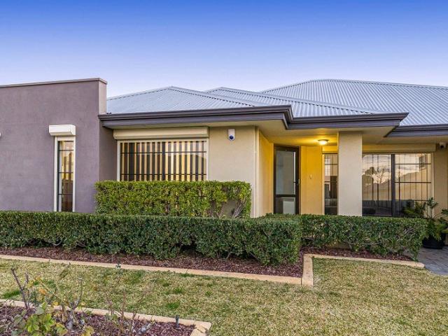 Large 4 Bed 2 Bath 2 Car Garage Family Home