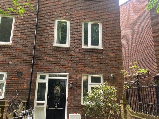 Large 4 Bed Town House