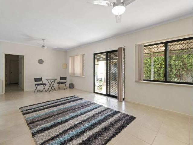 LARGE 4 BEDROOM 2 BATHROOM HOME FOR LEASE!