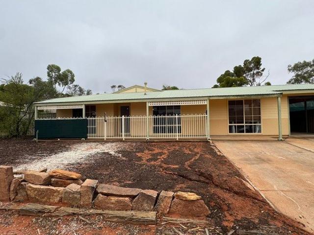 Large 4 Bedroom, 2 Bathroom Home with Shed, Pool & ATCO