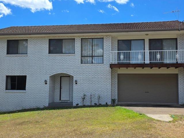 Large 4 Bedroom Family Home