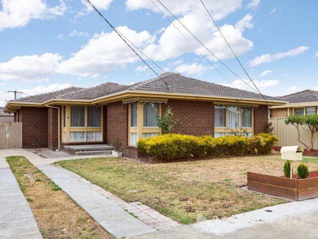 LARGE 4 BEDROOM FAMILY HOME