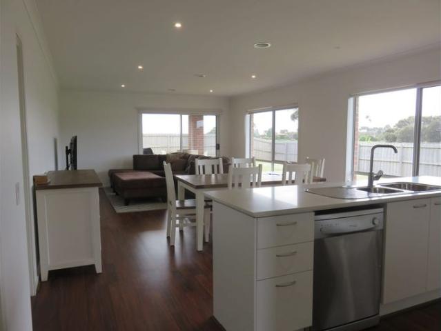 Large 4 Bedroom Family Home