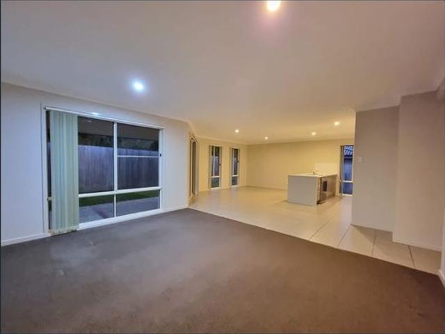 LARGE 4 BEDROOM FAMILY HOME WITH OPEN KITCHEN LIVING DINING THAT OPENS OUT ON TO ALFRESCO DINING AREA. VERY GOOD SIZE BEDROOMS. EASY ACCESS TO THE M1