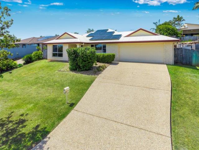 Large 4 Bedroom Home 600m2 Block Solar & Batteries Connected