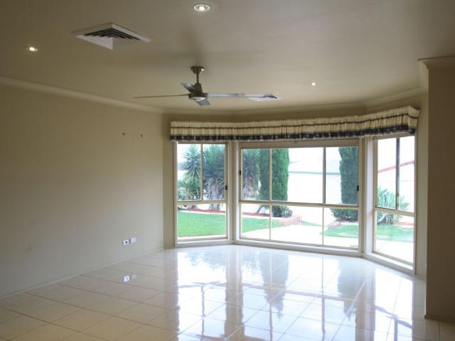 Large 4 Bedroom Home in Bolwarra Heights