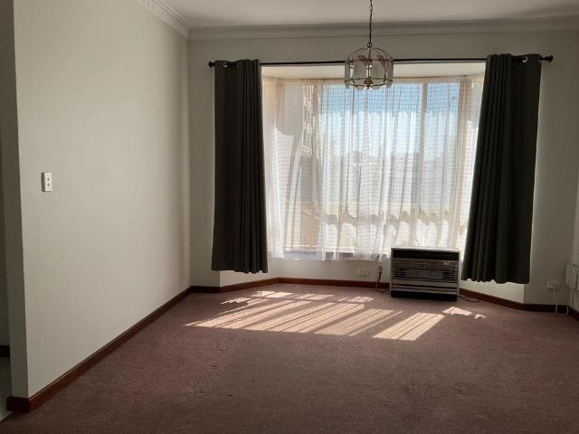 Large 4 Bedroom home is Prime Rivervale Location!