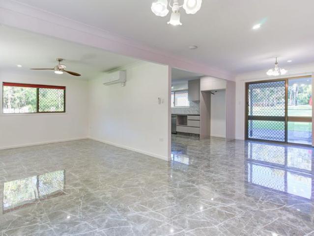 LARGE 4 BEDROOM + STUDY + SELF CONTAINED G/F + LAND + 7 CAR ACCOM