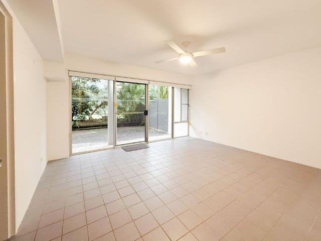 Large 4 Bedroom townhouse across the road from Fingal Bay Beach