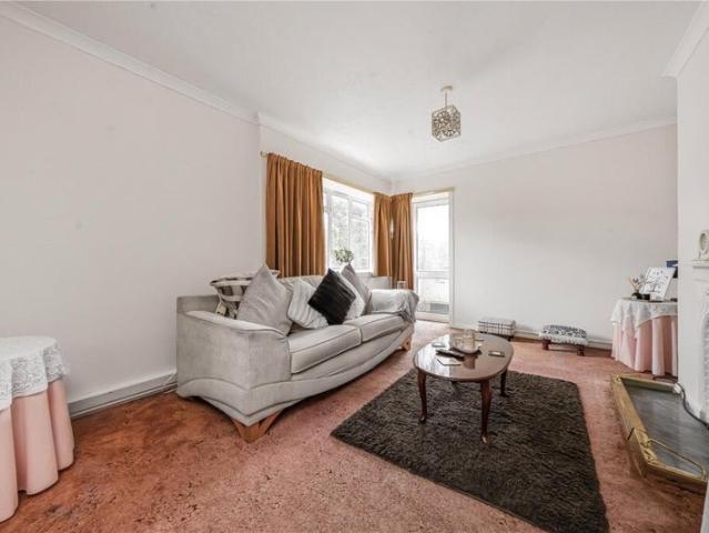 Large 4 bedrooms flat in Wimbledon