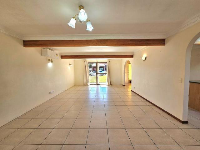 LARGE 4 BEROOM FAMILY HOME IN WISHART CUL DE SAC
