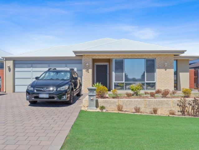 Large 4 x 2 Family Home in Wellard
