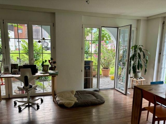 large 4.5 room apartment 112m² with seating area