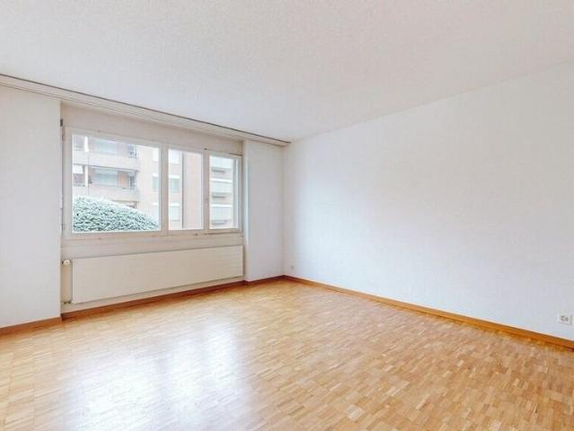 large 4.5 room apartment in Vallunga