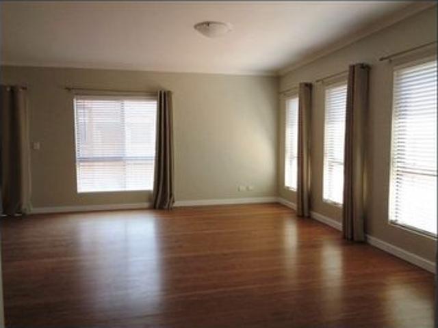 LARGE 4X2 HOME CLOSE TO GUILDFORD GRAMMAR COLLEGE