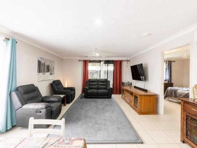 Large 5 bedroom Family Home with side access