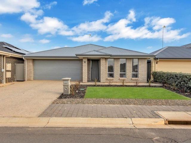 LARGE 5 BEDROOM HOME